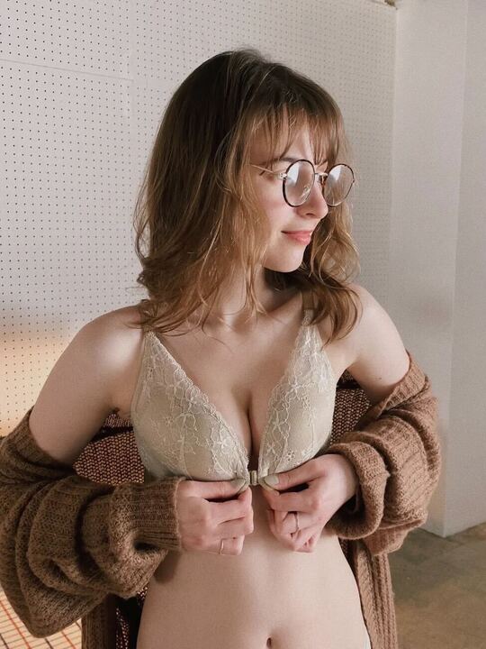 【自胸にフィット】フロントホック ナチュラルレース谷間ブラセット