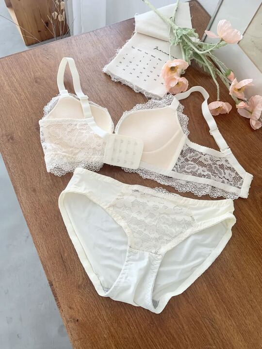 【美胸メイク】リボンフラワーレースブラセット