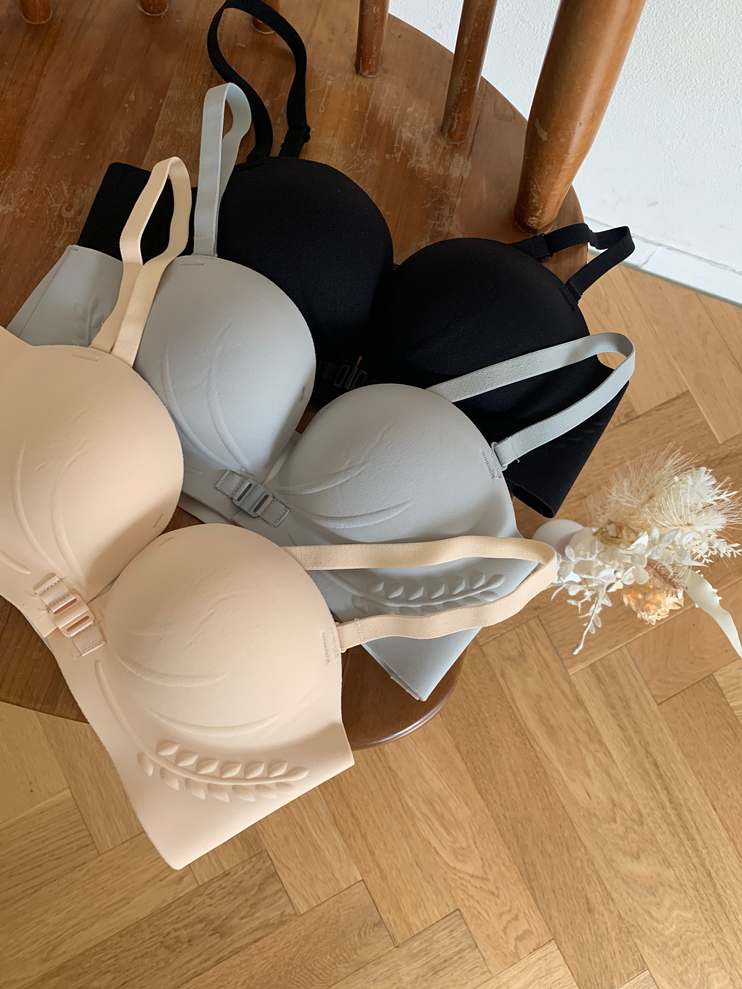 ブラのボコボコなし!背中すっきりフロントホックブラセット