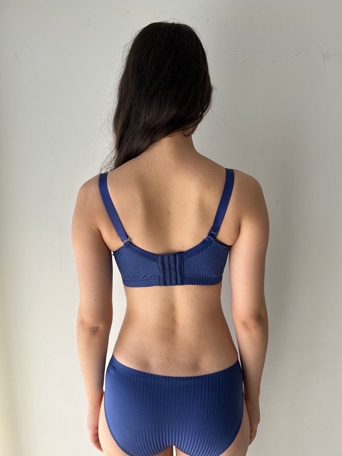 【小胸さん向け】洋服にひびきにくい◎シームレス3点セット