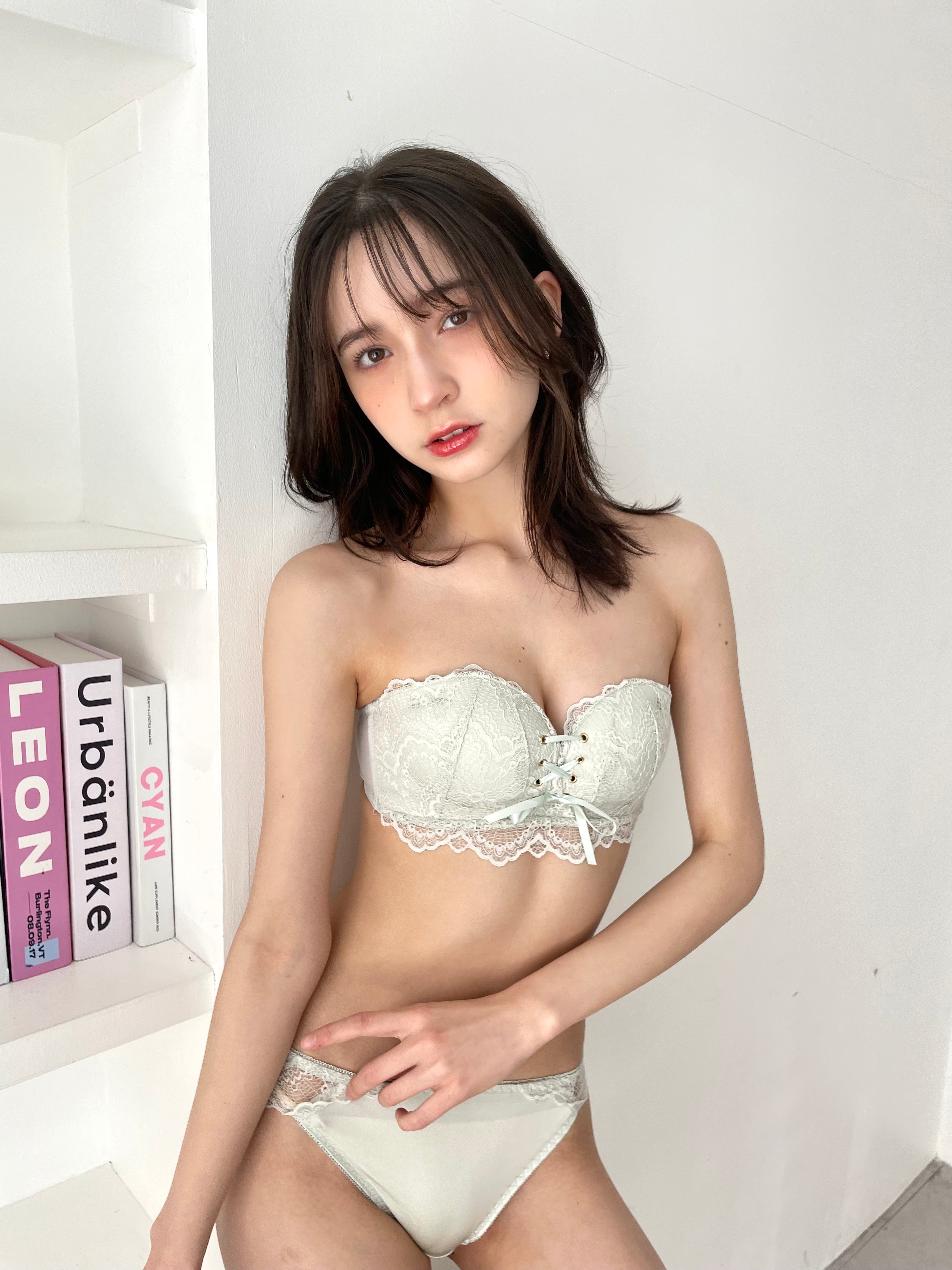 瞬間谷間メイクリボンレースアップブラセット〈ブラトップ利用OK〉