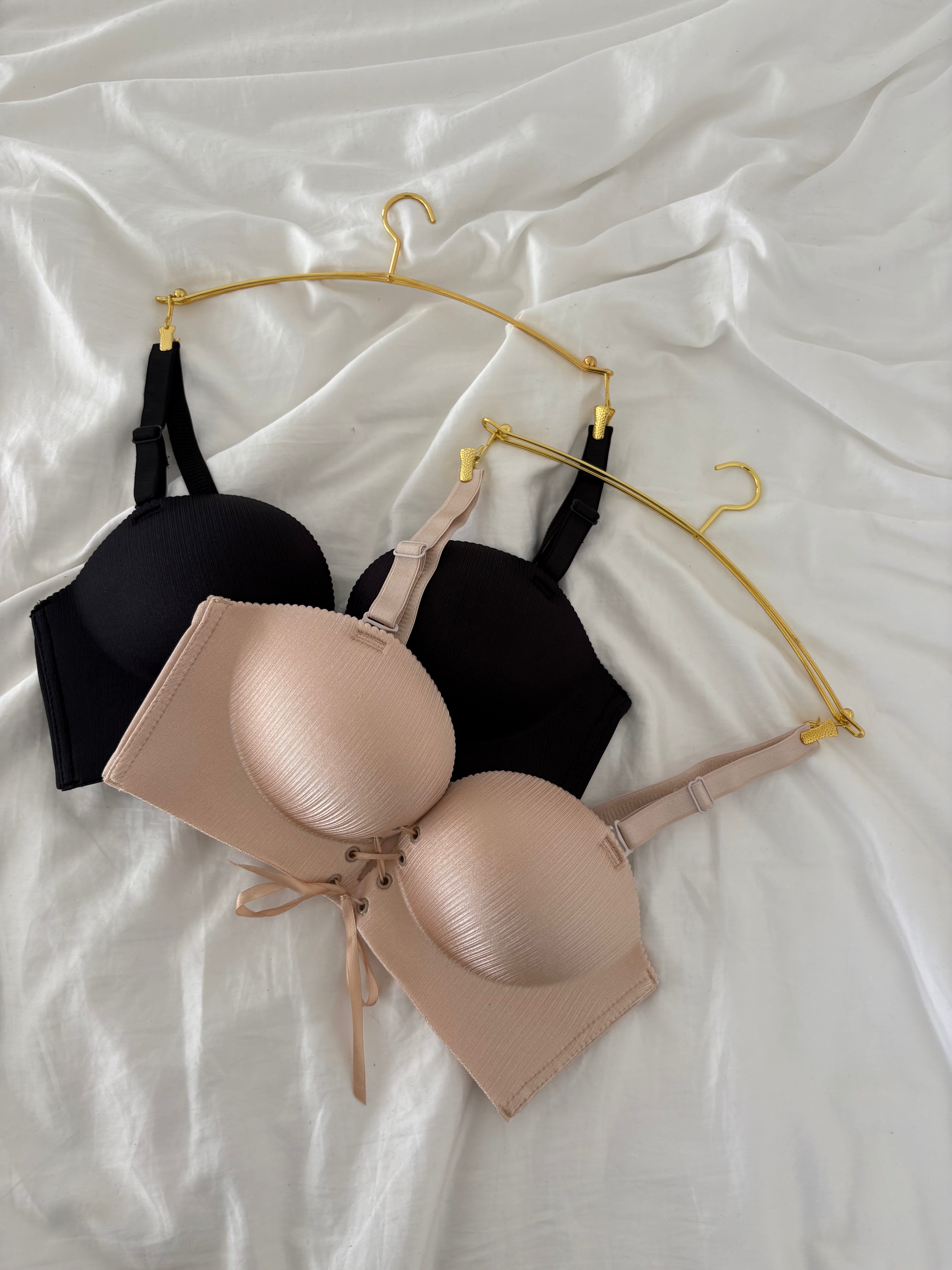 瞬間谷間丸胸シャイニーブラ