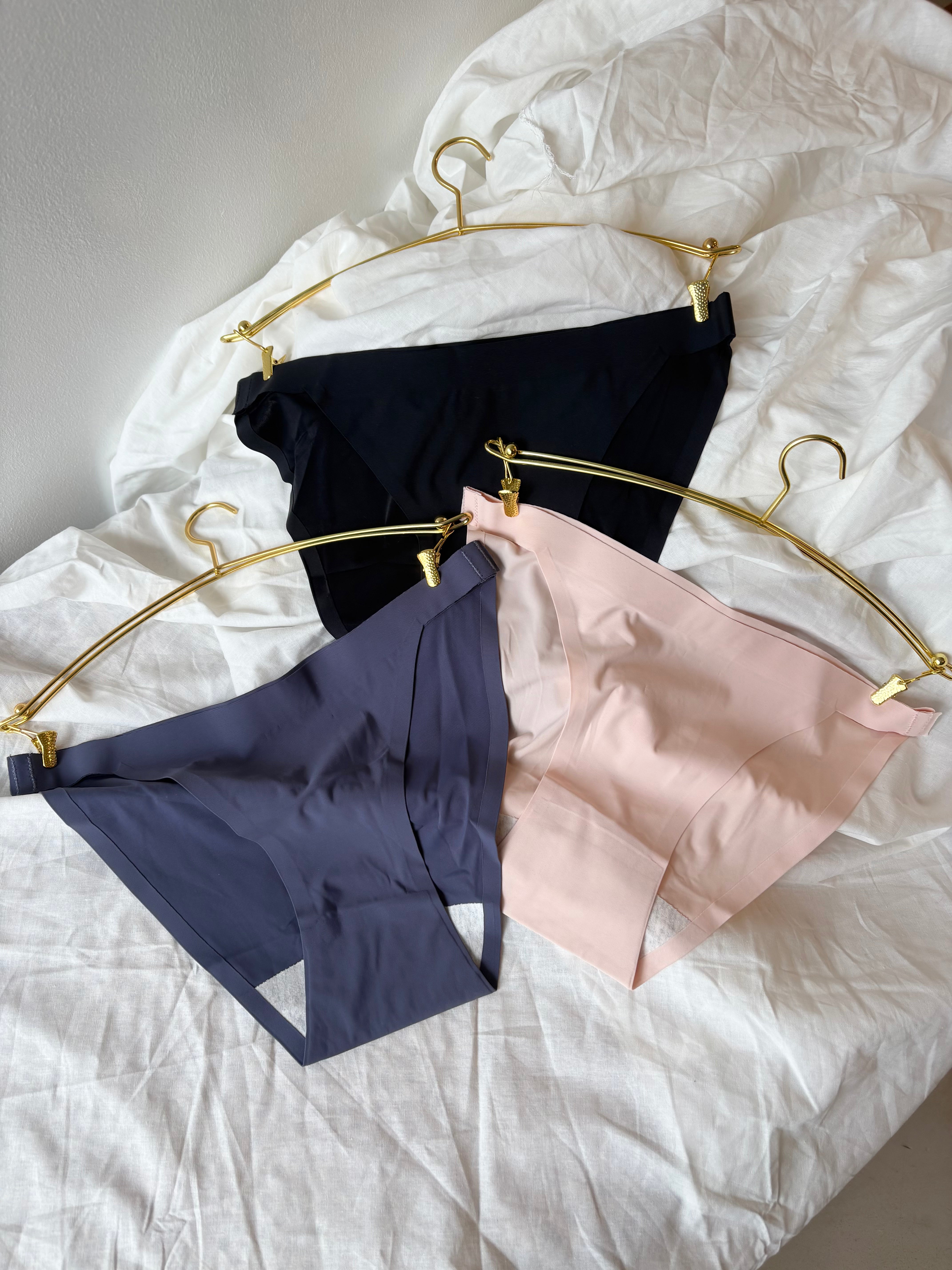 シームレスミドルショーツ