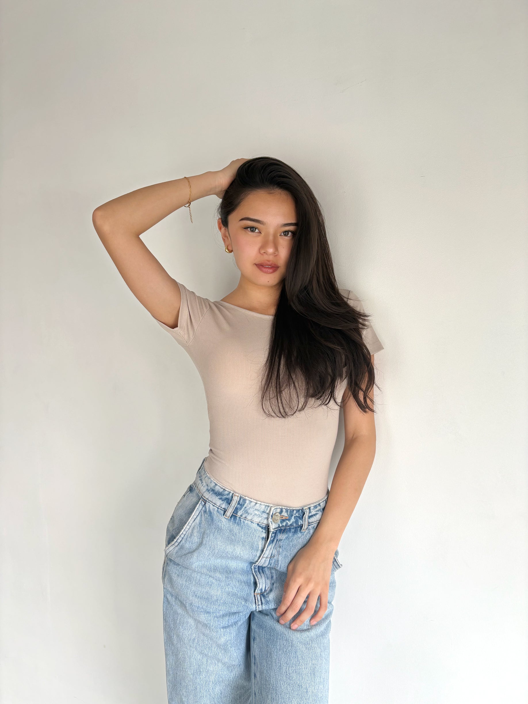 バックオープンTトップス