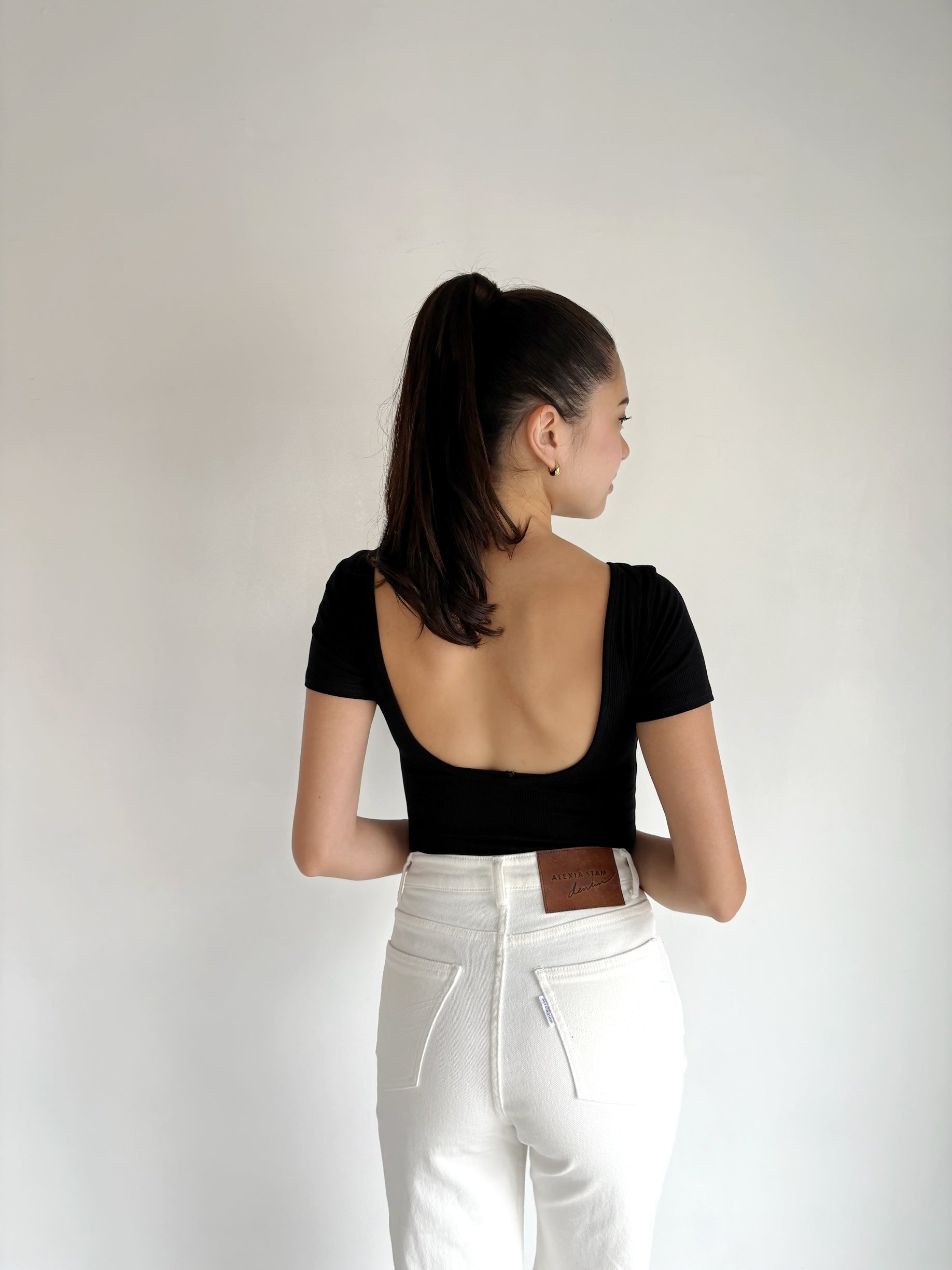 バックオープンTトップス