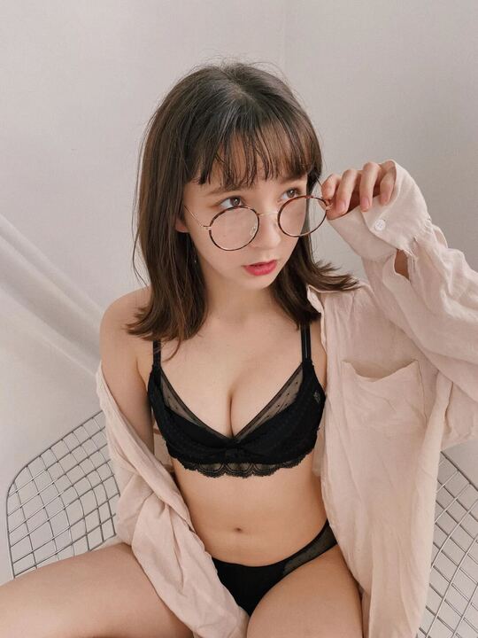 【自胸にフィット】くっきり谷間メイク強力ボリュームブラセット