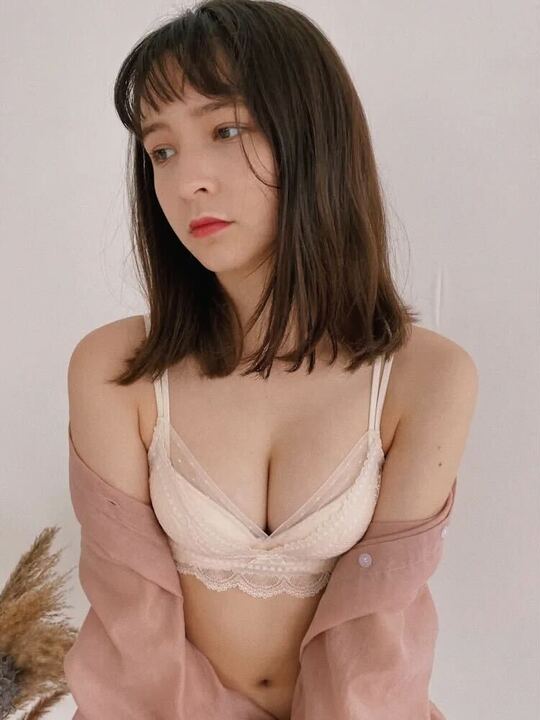 【自胸にフィット】くっきり谷間メイク強力ボリュームブラセット