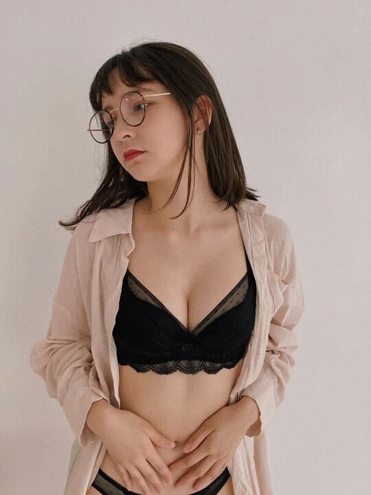 【自胸にフィット】くっきり谷間メイク強力ボリュームブラセット