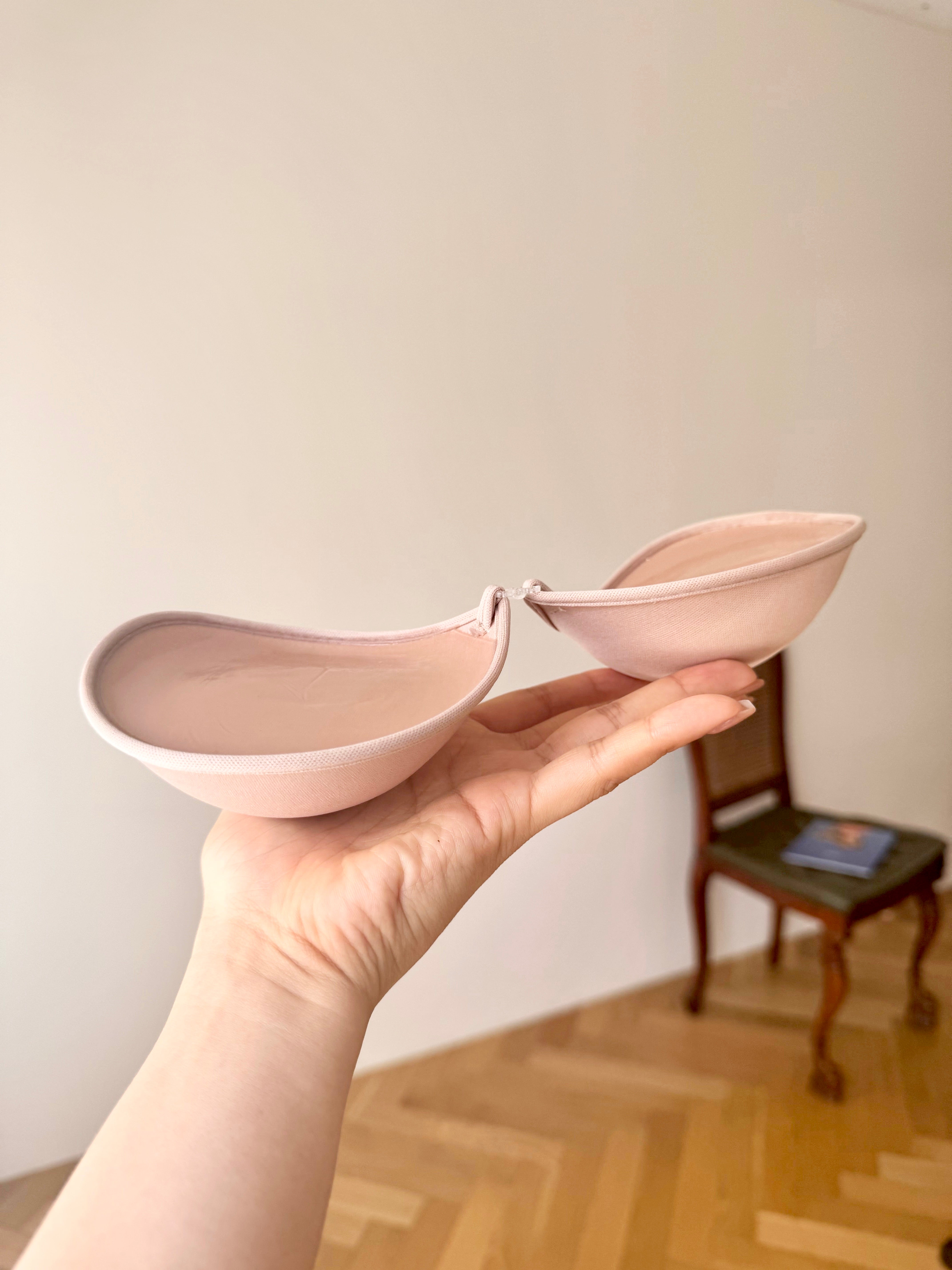 5cm！極厚ヌーディーブラ